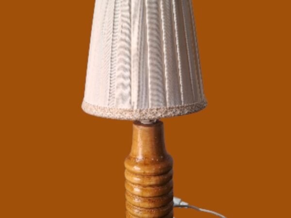 Cute Wooden Table Lamp