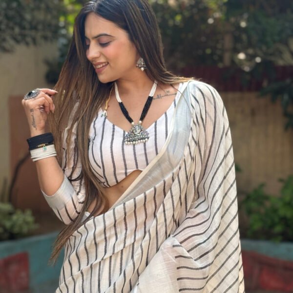 Elegant Off-White Pure Linen Digital Printed Saree with Striped Design and Unique Black Motif Pallu – Comes with Blouse Piece and Tassels | Crown Fashion