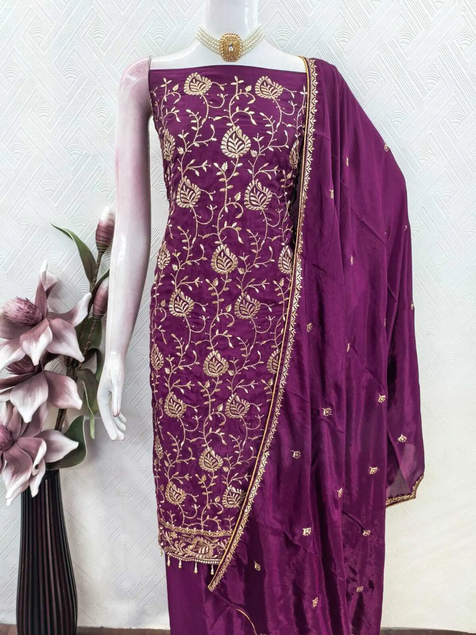 yes-2-m-unstitched-2-m-2-5-m-egs-gold-emb-set01-brad-leezo-original-imahjf4yxmdypgw4 (1)