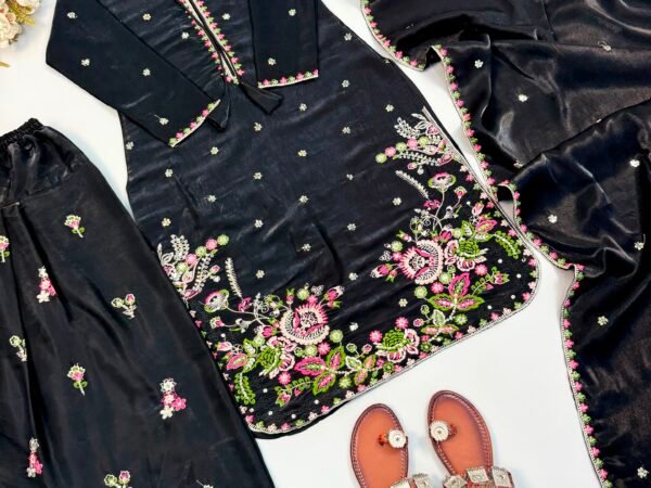 Black Floral Embroidered Pakistani Suit Set with Dupatta for Women | Party Wear